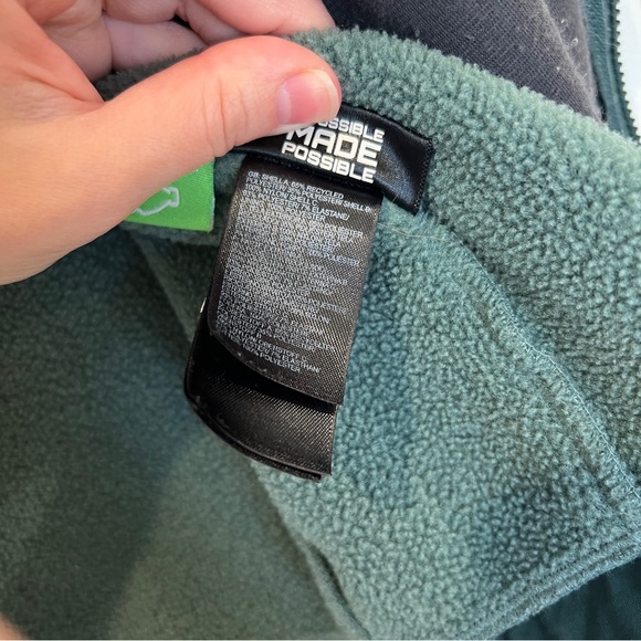 The North Face Women’s 2 tone green jacket - Picture 4 of 5